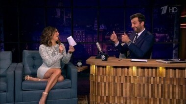 Ева Лонгория и Елена Темникова. Вечерний Ургант. 686 выпуск от 26.09.2016